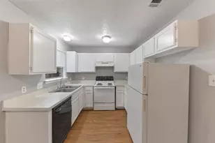 5825 Shadydell Dr, Fort Worth, TX 76135 - Photo 6