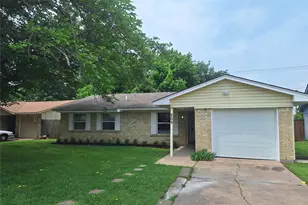 209 Heather Dr, Garland, TX 75042 - Photo 2
