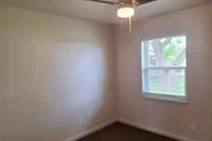 209 Heather Dr, Garland, TX 75042 - Photo 10