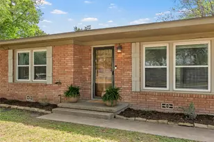 2306 Oak Cliff Dr, Waco, TX 76710 - Photo 2