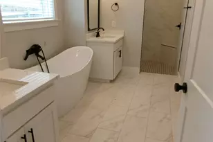 137 Stadium Ln, Van, TX 75790 - Photo 4