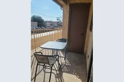 1708 Crest Point Drive, Arlington, TX 76012 - Photo 12