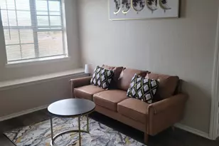 1708 Crestpoint Dr, Arlington, TX 76012 - Photo 2