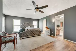 1301 Ranch Valley Dr, DeSoto, TX 75115 - Photo 4