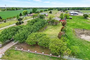 2070 Co Rd 377, Van Alstyne, TX 75495 - Photo 32