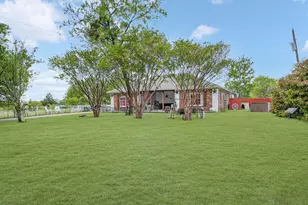 2070 Co Rd 377, Van Alstyne, TX 75495 - Photo 4