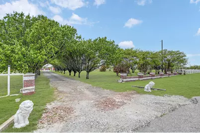 2070 County Road 377, Van Alstyne, TX 75495 - Photo 2