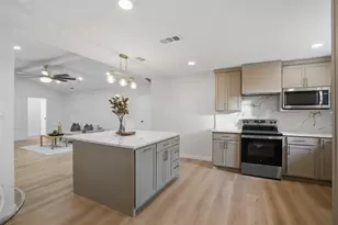 1421 Homestead Ct, Irving, TX 75061 - Photo 10