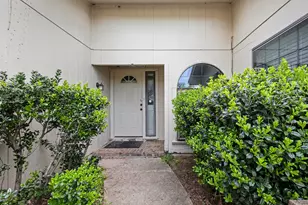 2621 Warren Ln, Fort Worth, TX 76112 - Photo 4