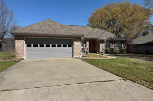 809 Martin St, Bonham, TX 75418 - Photo 2
