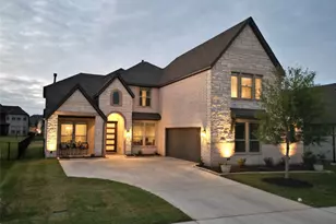 386 Paddle Boat Dr, Granbury, TX 76049 - Photo 2