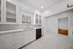 1320 Madeline Pl, Fort Worth, TX 76107 - Photo 10