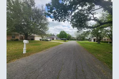 206 Hackberry Drive, Greenville, TX 75402 - Photo 4