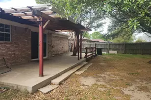 206 Hackberry Dr, Greenville, TX 75402 - Photo 8