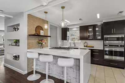 9469 Gatetrail Drive, Dallas, TX 75238 - Photo 8