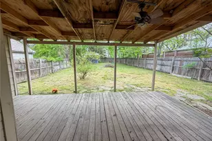 907 W Fischer St, Sherman, TX 75092 - Photo 14