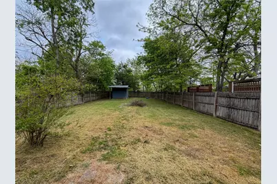 907 W Fischer Street, Sherman, TX 75092 - Photo 16
