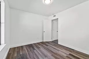 5326 Creek Valley Dr, Arlington, TX 76018 - Photo 8