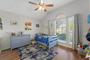 107 Montreal Dr, Hurst, TX 76054 - Photo 10