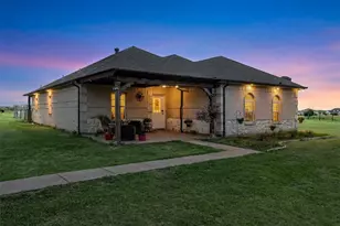 2210 N Sky Meadows Dr, Caddo Mills, TX 75135 - Photo 2