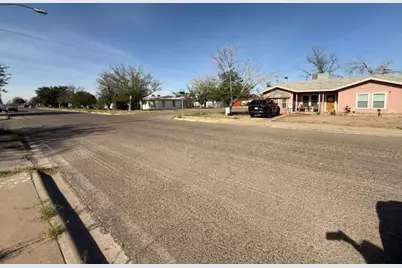 601 S Franklin Avenue, Monahans, TX 79756 - Photo 6