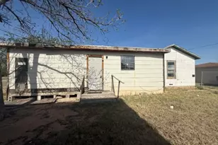 601 S Franklin Ave, Monahans, TX 79756 - Photo 2