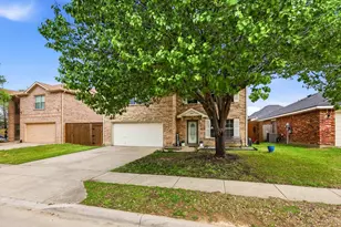 10824 Irish Glen Trail, Fort Worth, TX 76052 - Photo 8