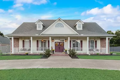 2100 Lakeridge Circle, Ennis, TX 75119 - Photo 1