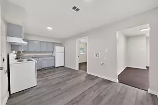 726 Jadewood Dr, Dallas, TX 75232 - Photo 12