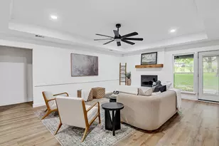 715 Pheasant Run, Burleson, TX 76028 - Photo 4