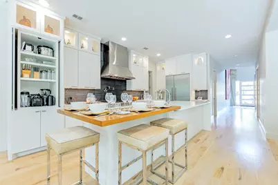 655 Kessler Reserve Court, Dallas, TX 75208 - Photo 8