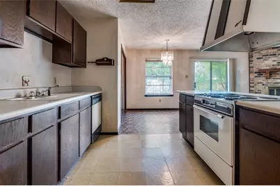 5306 Vincennes Court, Arlington, TX 76017 - Photo 10