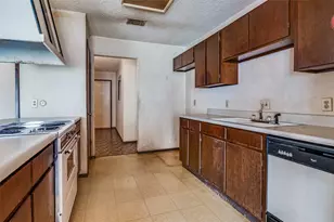 5306 Vincennes Ct, Arlington, TX 76017 - Photo 12