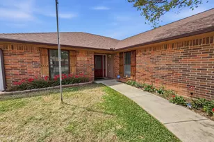 302 Apollo Rd, Garland, TX 75040 - Photo 2