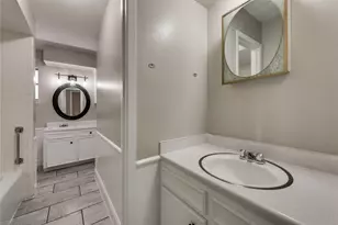 926 Hampshire St, Grand Prairie, TX 75050 - Photo 14