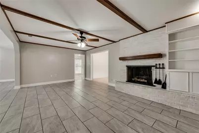 926 Hampshire Street, Grand Prairie, TX 75050 - Photo 4