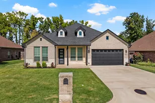 237 Kathryn's Ct, Mt Pleasant, TX 75455 - Photo 2