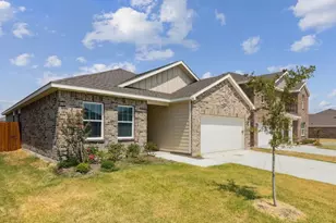 1664 Hossler Trl, Fort Worth, TX 76052 - Photo 2