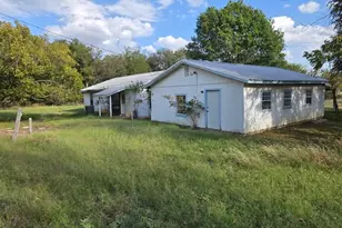 300 A E 3rd St, Iredell, TX 76649 - Photo 4