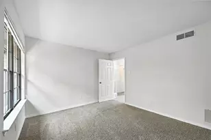 9910 Royal Ln, Dallas, TX 75231 - Photo 20