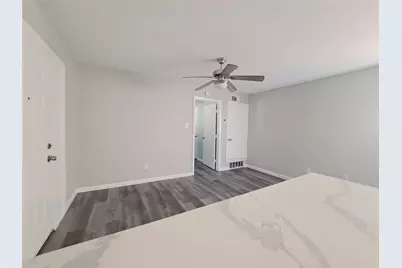 817 Bluebird, Irving, TX 75061 - Photo 8