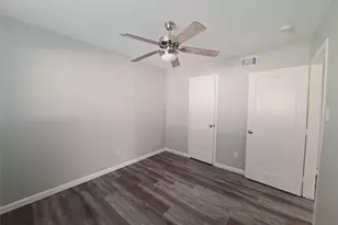 817 Bluebird, Irving, TX 75061 - Photo 10