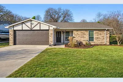 921 Red Oak Street, Azle, TX 76020 - Photo 16