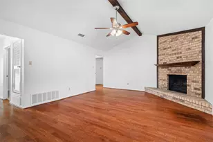 921 Red Oak St, Azle, TX 76020 - Photo 10