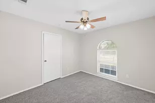 2001 San Jacinto Dr, Arlington, TX 76012 - Photo 26