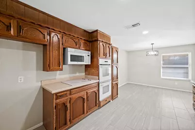 2001 San Jacinto Drive, Arlington, TX 76012 - Photo 12