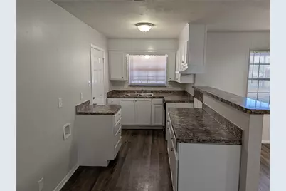 1001 W Main Street, Crowley, TX 76036 - Photo 8