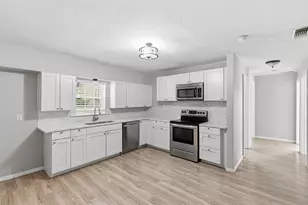 405 N Carr Ave, Sherman, TX 75090 - Photo 2