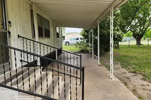 12208 Lunar Ln, Burleson, TX 76028 - Photo 4