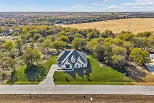 1016 Ranch Blvd, Aledo, TX 76008 - Photo 2